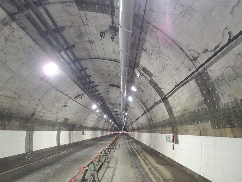 国道53号智頭トンネル外情報ボックス耐火防護工事