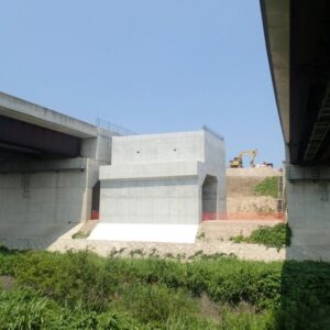 鳥取自動車道有富川橋第２下部工事